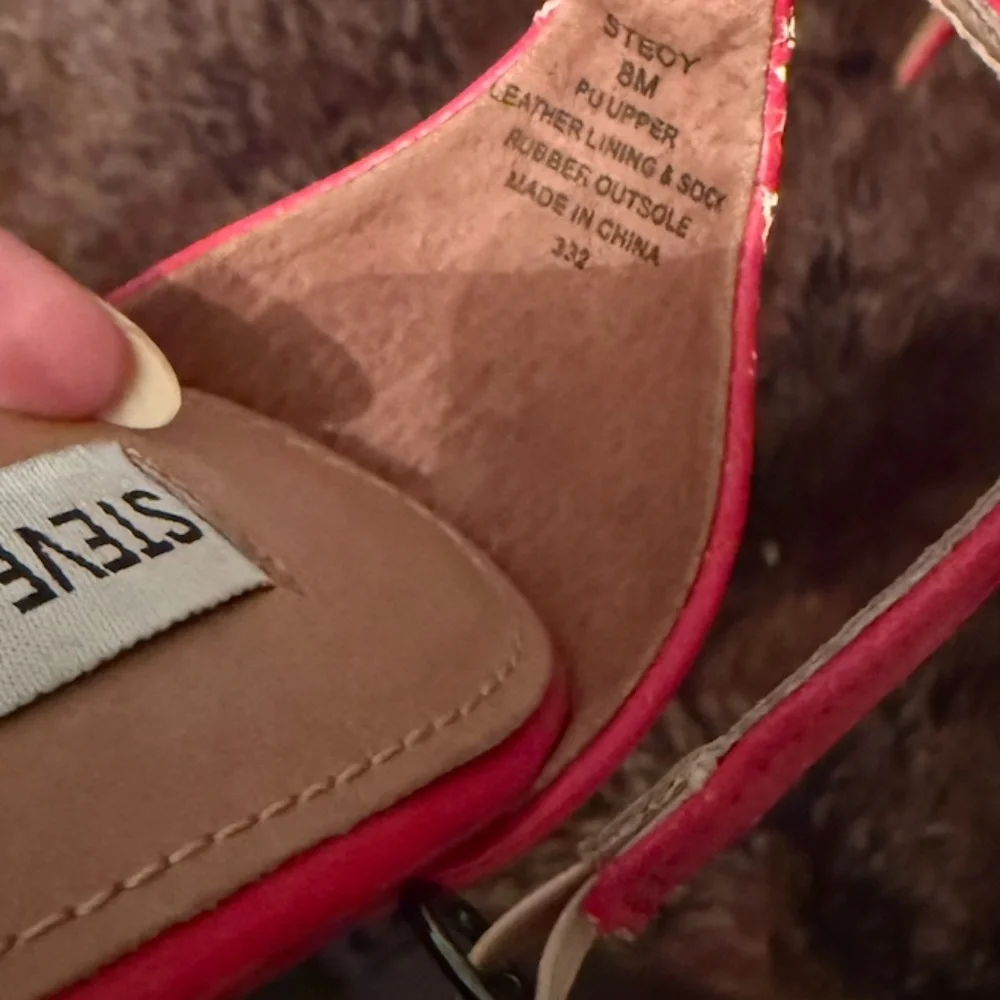 Red Steve Madden Heel LIKE NEW Size 8 Stecy Shoe - Picture 4 of 7